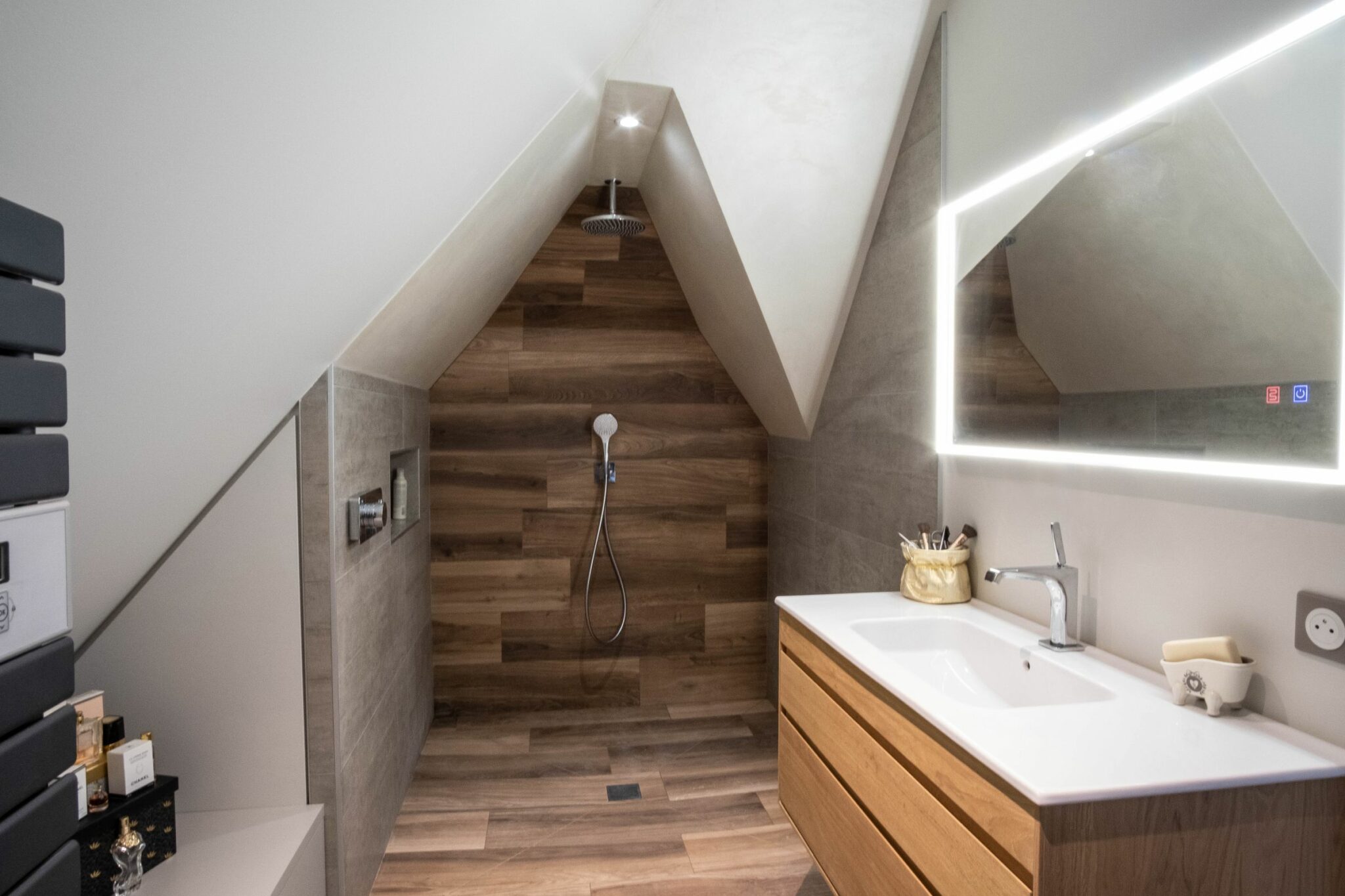 Salle d’eau près de Troarn Charme sous les combles Agencements sur